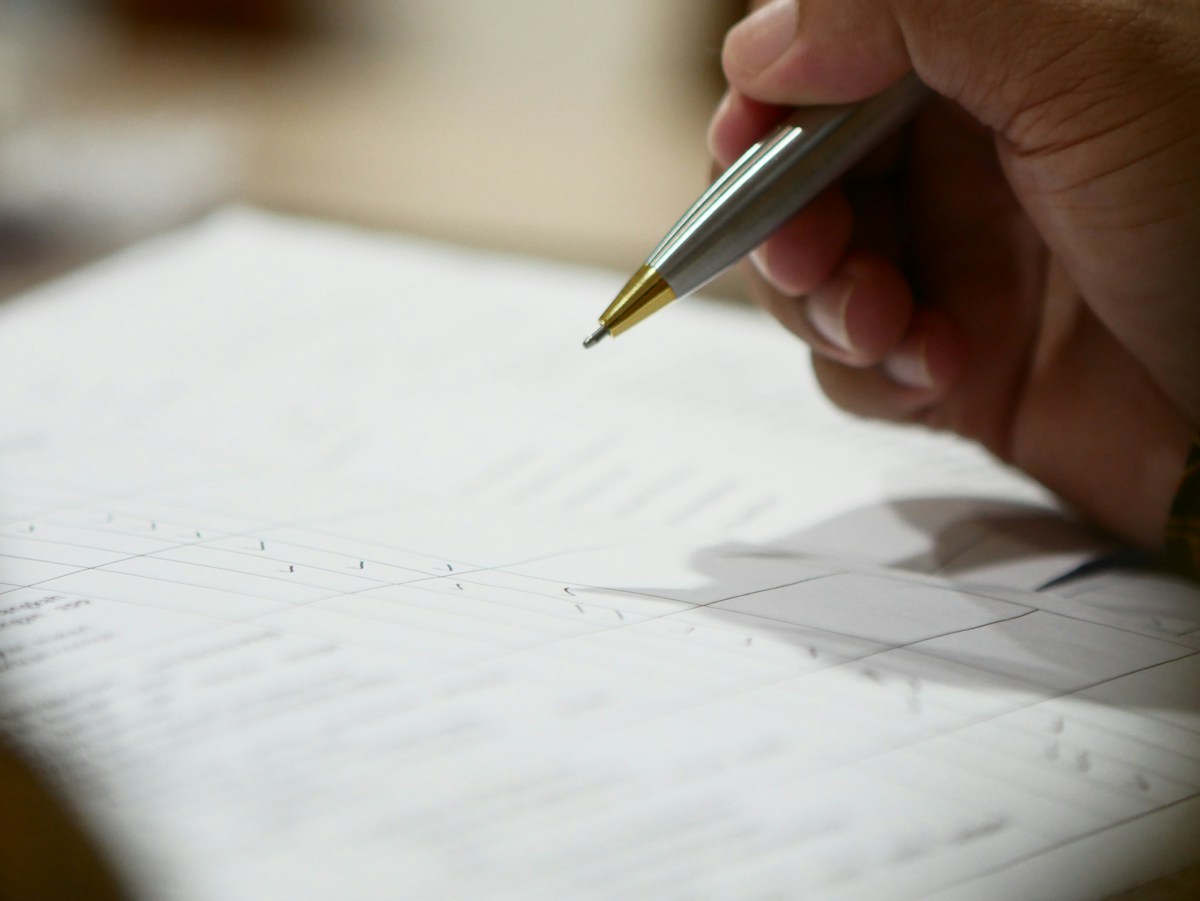 Use a Specific Email Subject for a Service-Contract Document Inquiry